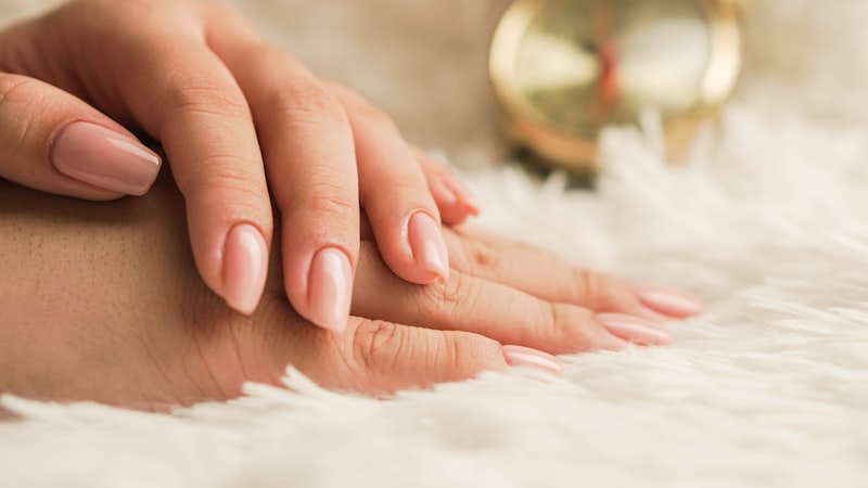 Mini Manicure w/ Paraffin
